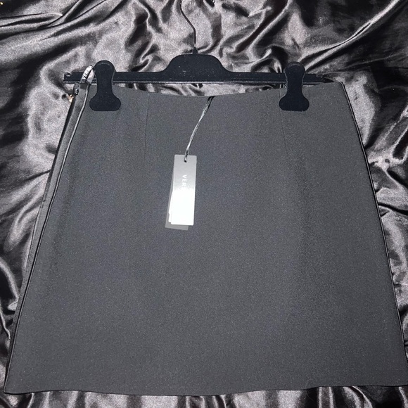 Versace skirt - Picture 2 of 3